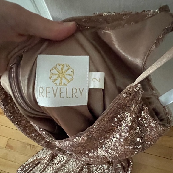 Elegant Floor-length Formal Dress with Rose Gold Sequins - Picture 3 of 4